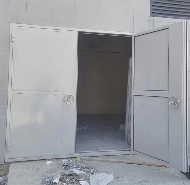 泄爆門